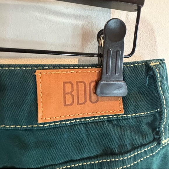 BDG Sz 30 x 32 Mom Jeans by Urban Outfitters High Rise Contrasting Stitch Denim - Picture 6 of 12